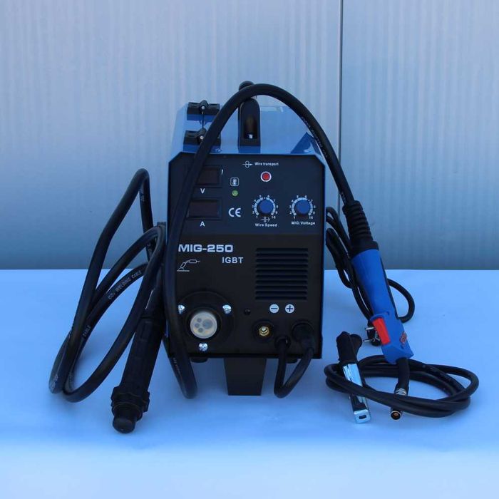 Инверторен телоподаващ апарат TACH – MIG 250A, с платформа