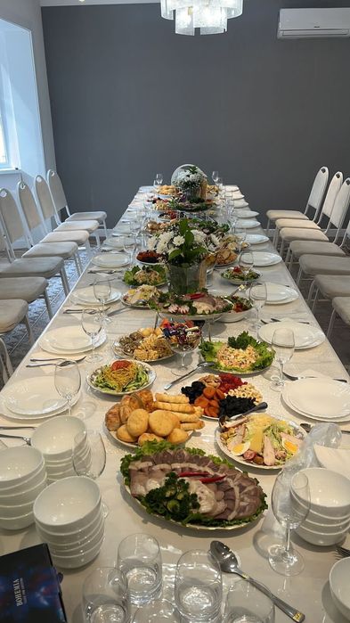 Аренда, Прокат столы, стулья, посуда, шатёр, красный дорожка. Газон