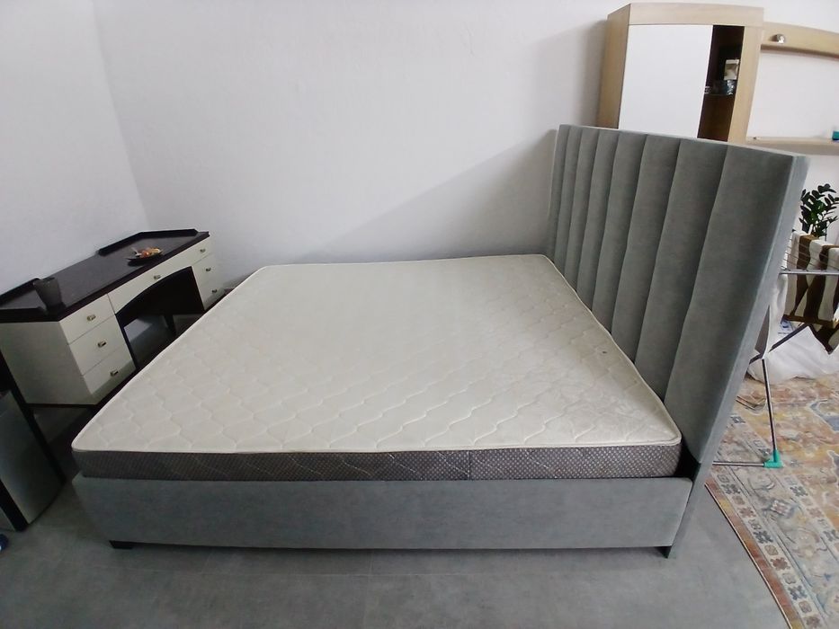 Срочно продам кровать новая с матрасом