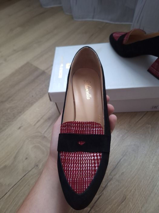 Pantofi cu toc , noi , Marcella