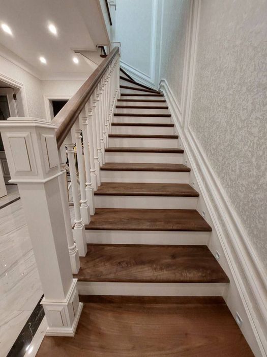 Деревянные леснитцы. Yogʻochdan zinapoyalar.