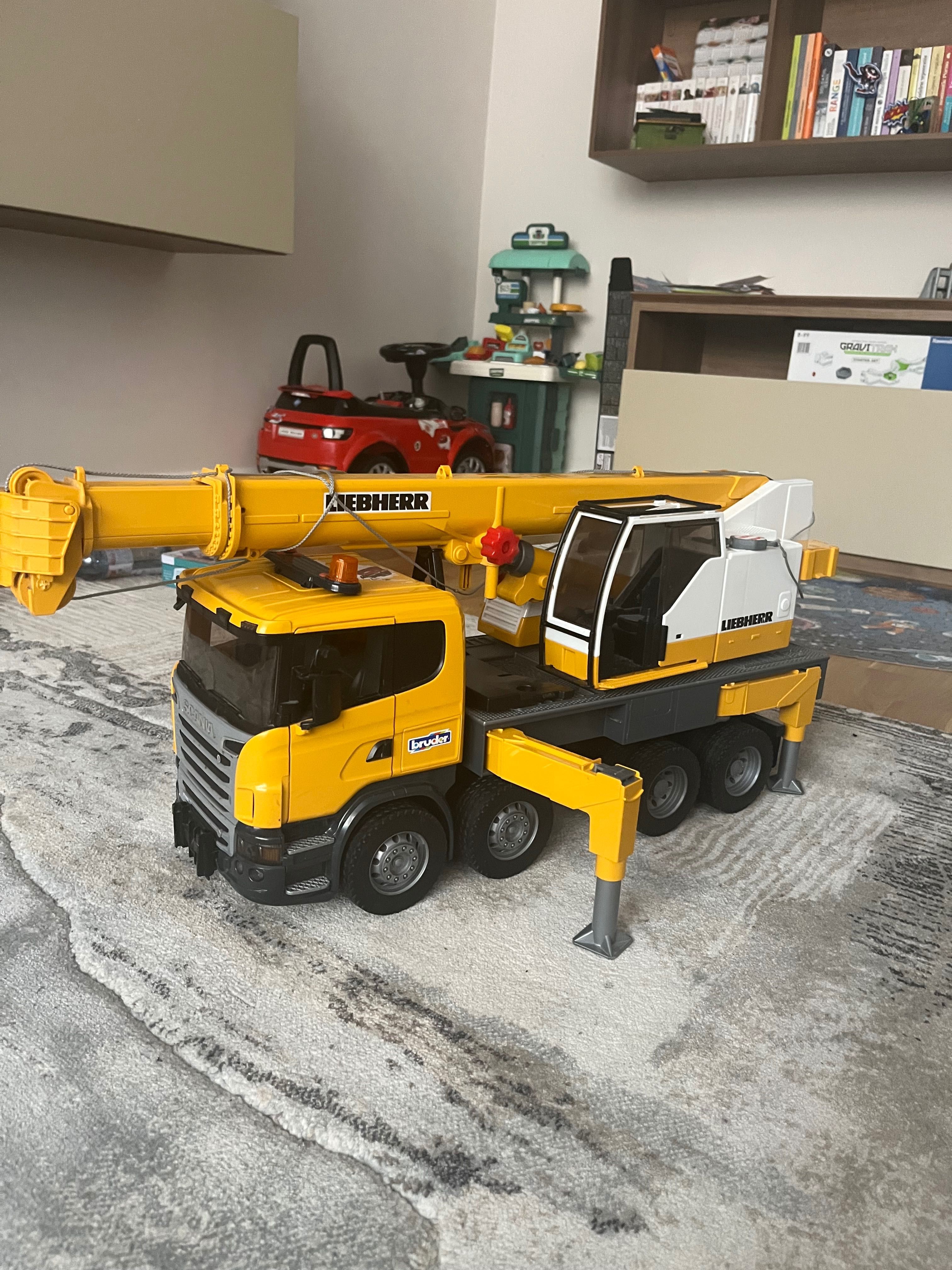 Jucărie Camion Scania cu macara Liebherr