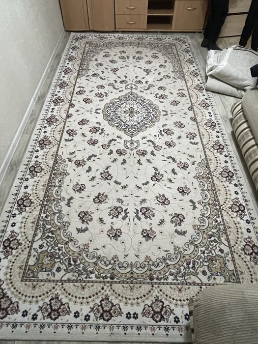 Килем жаксы жагдайда,таза размер 2*4