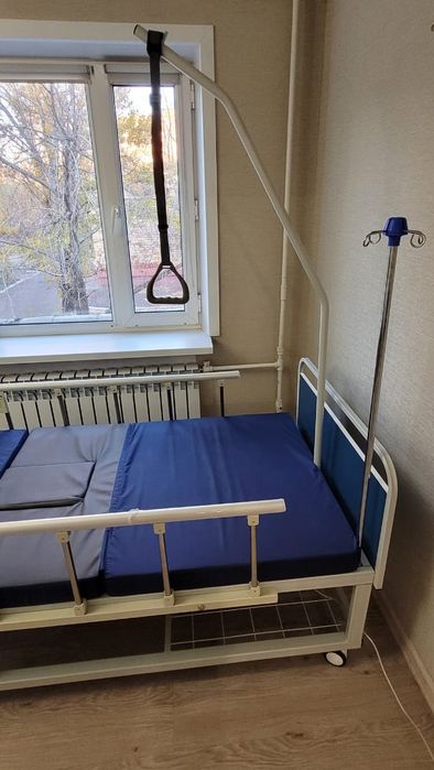 Медицинская кровать