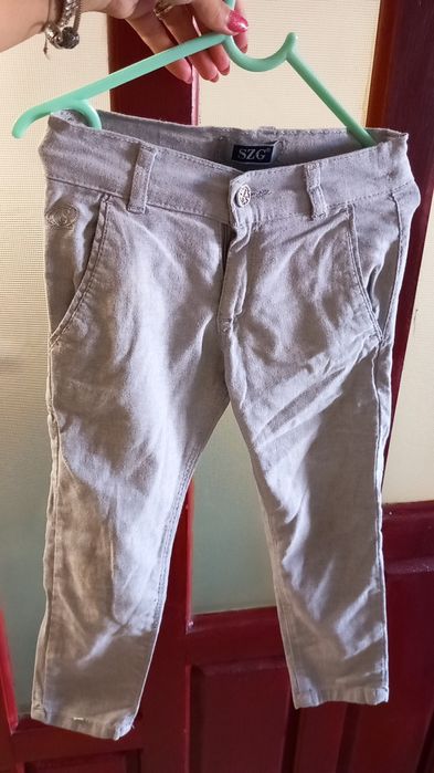 Vând pantaloni baieti mărimea 7 ani