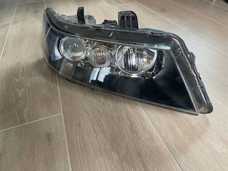 Десен фар за Honda accord 7 2007г