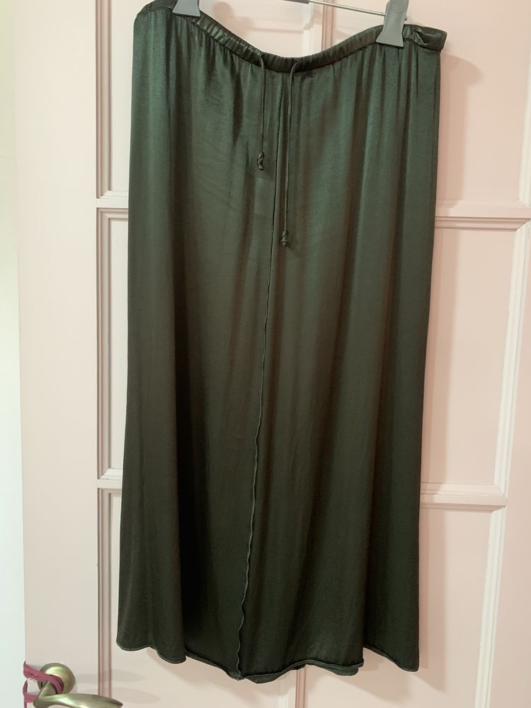 Zara юбка черная атласная