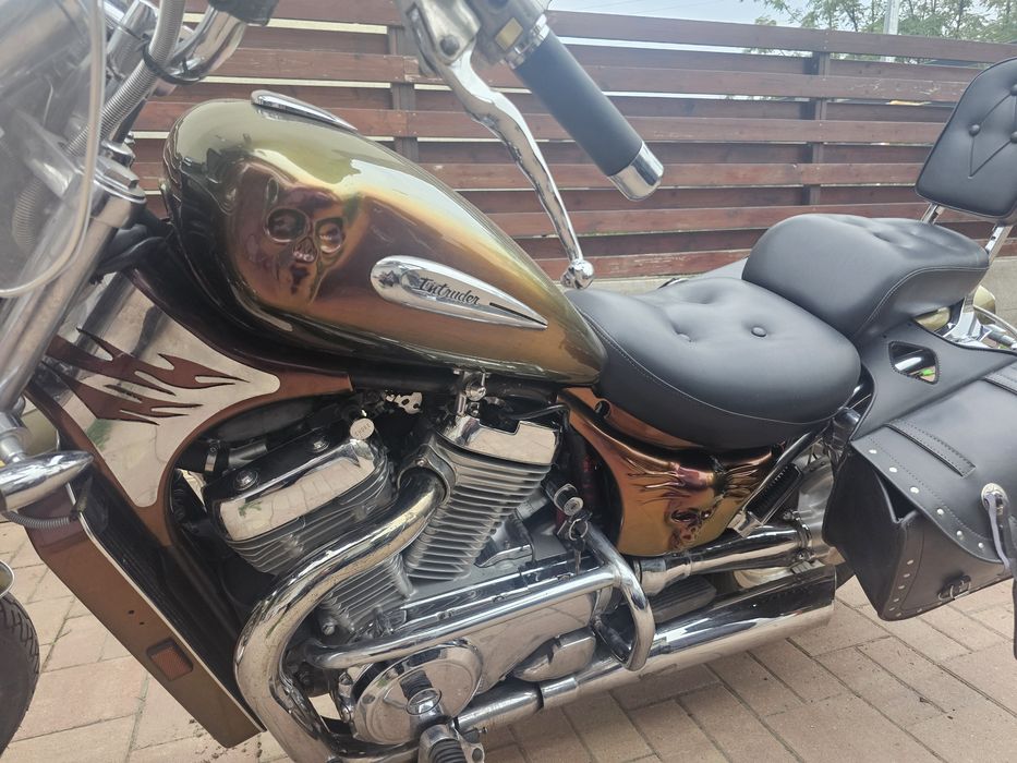Vând Suzuki Intruder VS 800