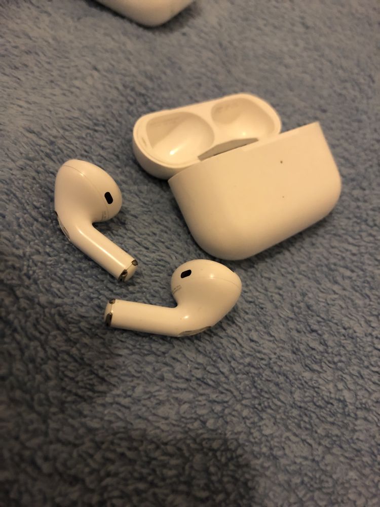 3 perechi Apple Airpods Pro