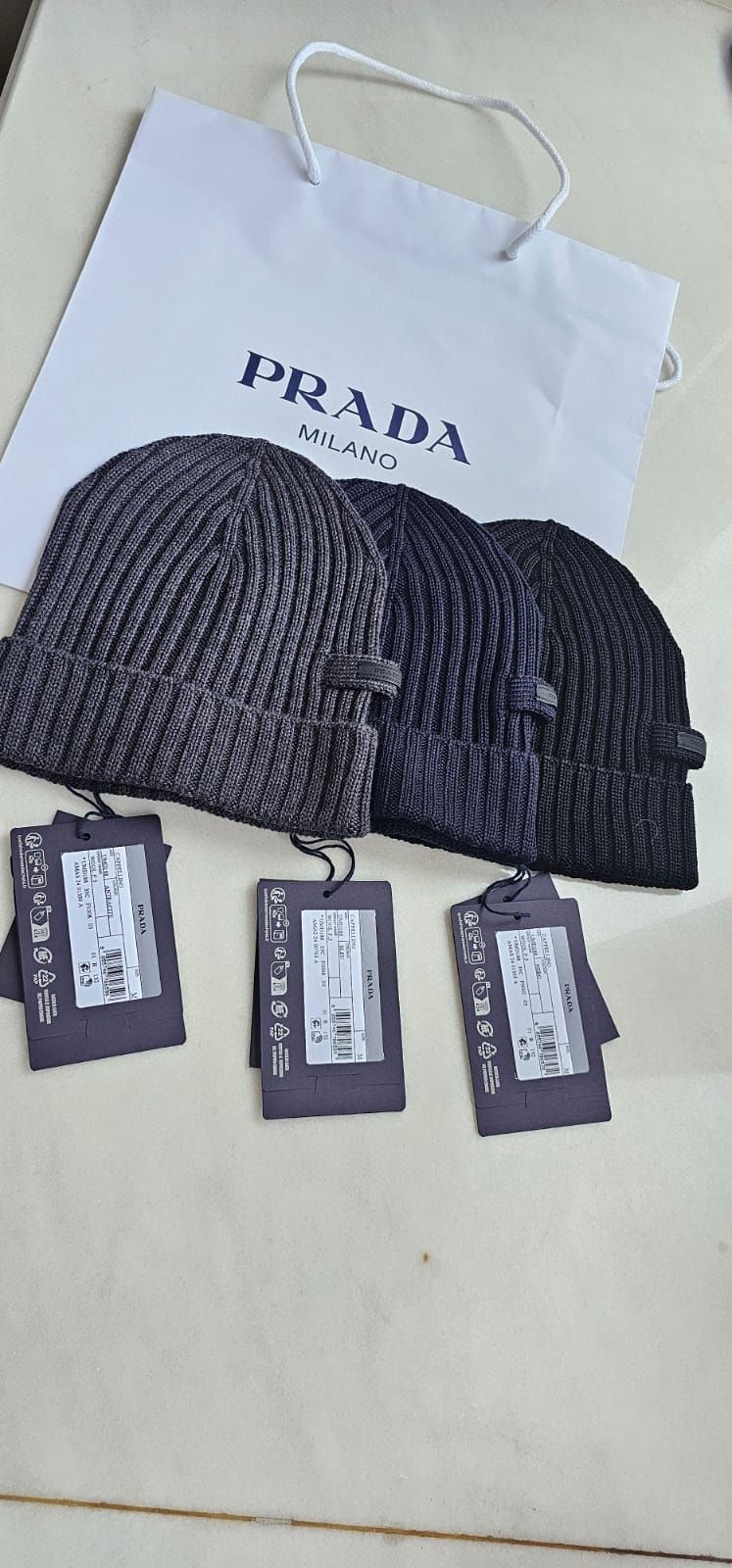 Шапка Prada оригинал
