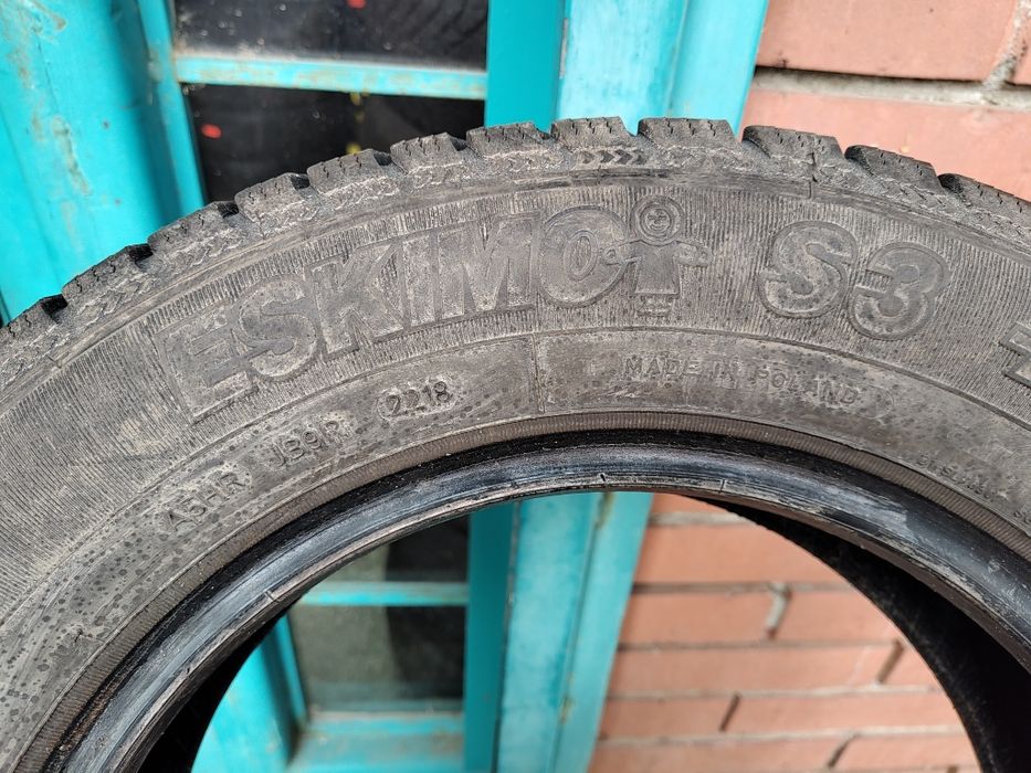 Продавам 4 зимни гуми 175/70/14 Sava