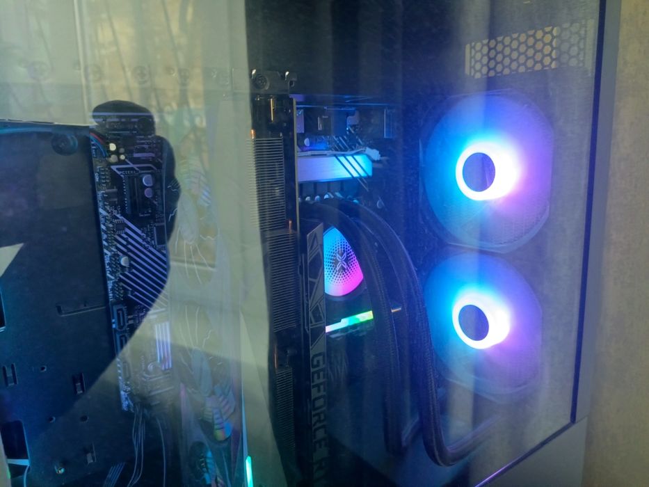 Продаеться комп срочно в идеальном состояние