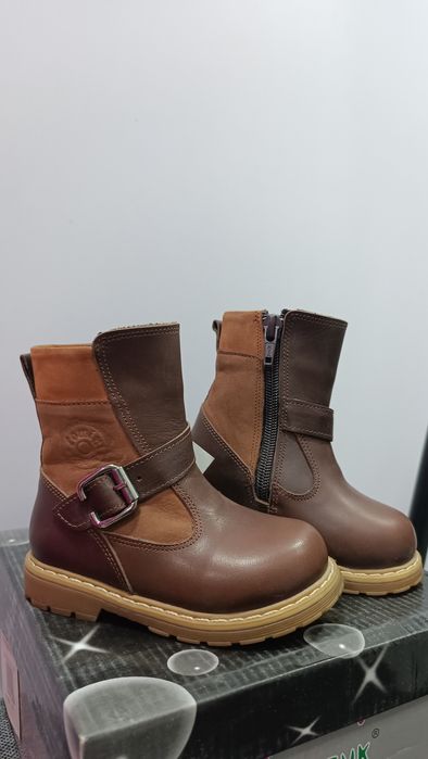 Продам детскую обувь