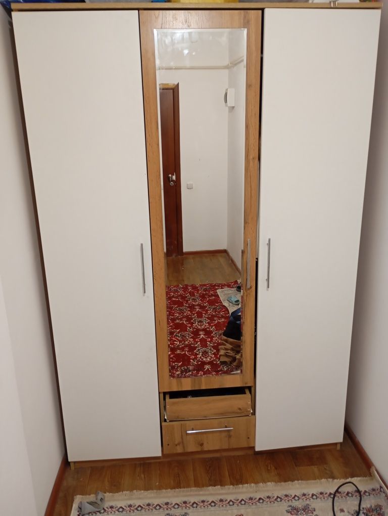 Прихожка с зеркалом