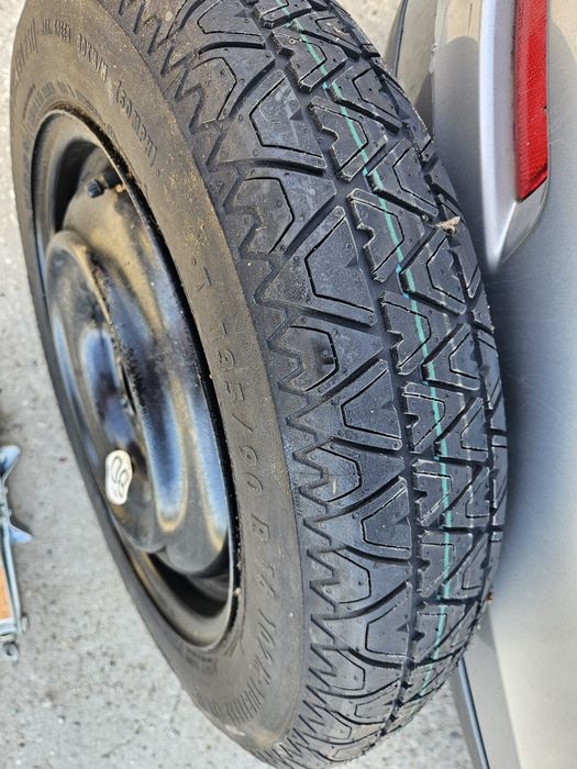 Резервна гума патерица за Nissan Djyk 135/90/16