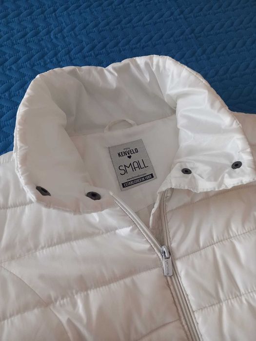 Geaca de dama alba, Kenvelo