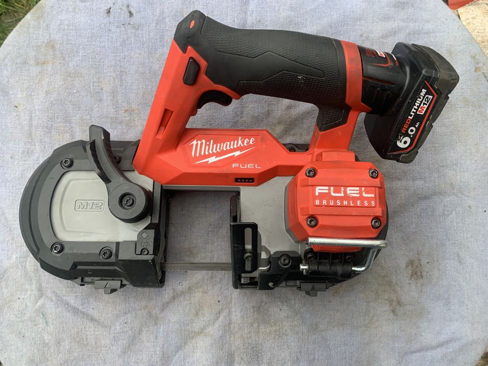 Milwaukee M12 FBS64/ лентова ножовка за метал+ батерия 6 ah.,