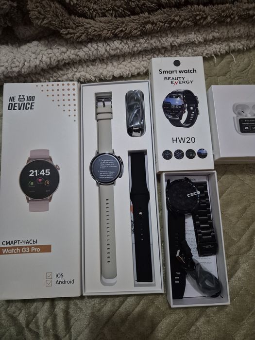 Продам 2 новых смарт часы и наушник