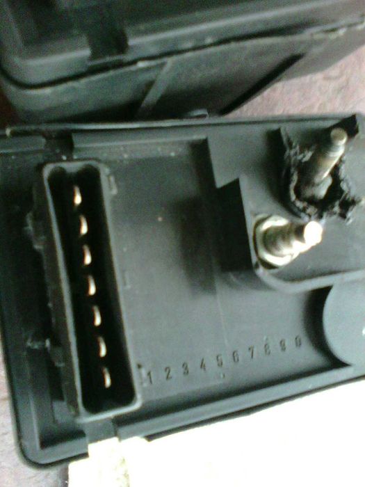 продавам 2бр.релета за подгряване на свещи пежо,ситроен