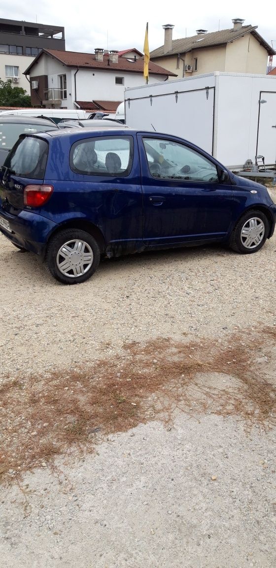 Toyota Yaris 1.0 VVTI 2002 г само на части