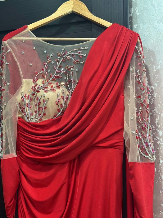 Рокли официални червен цвят