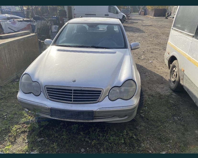 Piese Mercedes C Class w203 motor 2.2