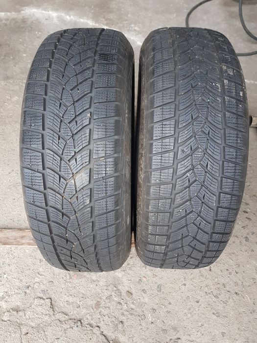 Гуми зимни 17цола-215/65-1бр.-70лв"GOOD YEAR".