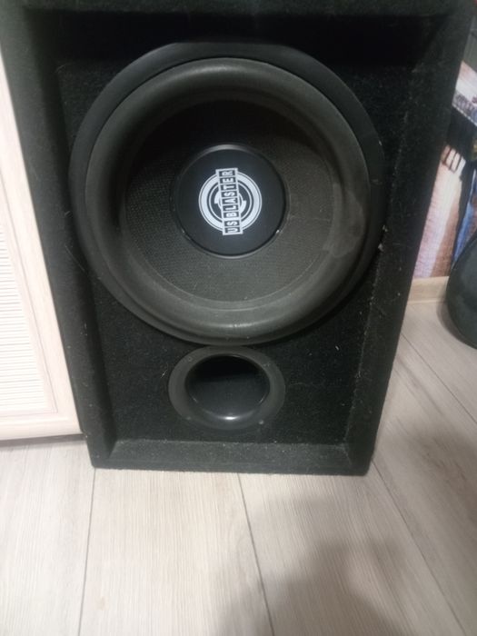 Продам саб в машину