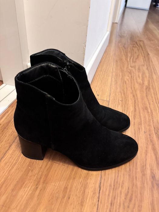 Botine piele intoarsa negru marimea 38