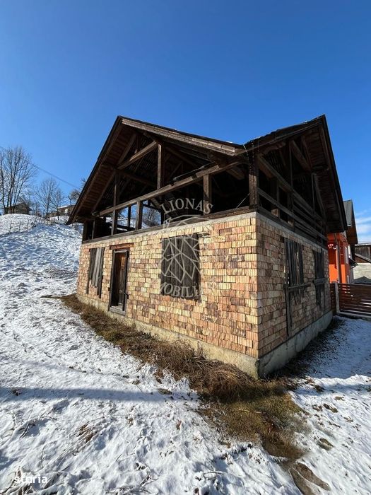 Casa la rosu-Zona Bistrita Bargaului-Teren-700mp