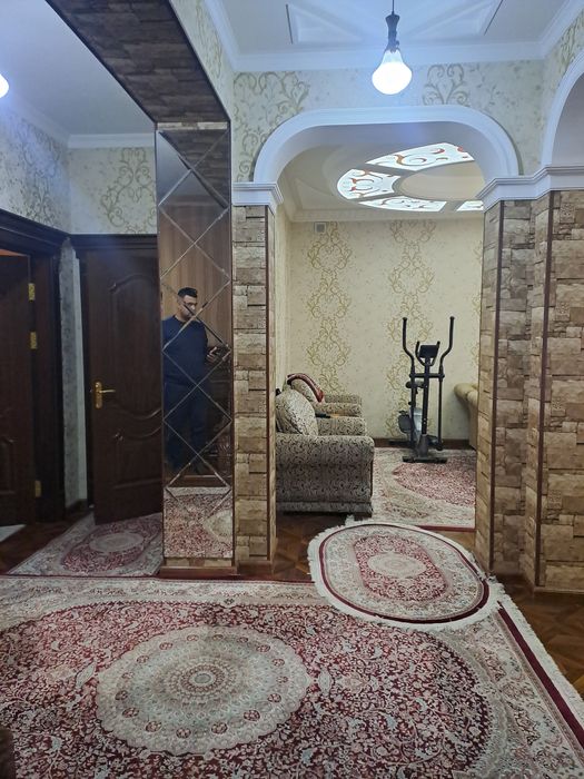 Хувайдо Зафаробод махаллада 3,1 сотих 2 кават 3 уровенли учаска