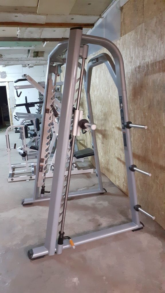 Multifunctional Smith machine Precor