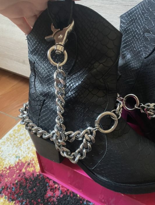 Ciocate versatile din piele naturala facute pe comanda 37