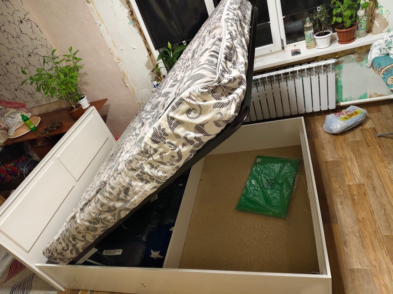 Кровать двуспальная