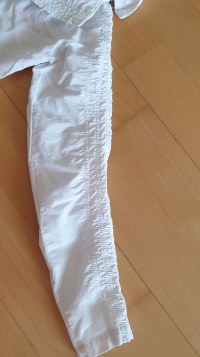 Geaca de vara, gluga ascunsa in guler