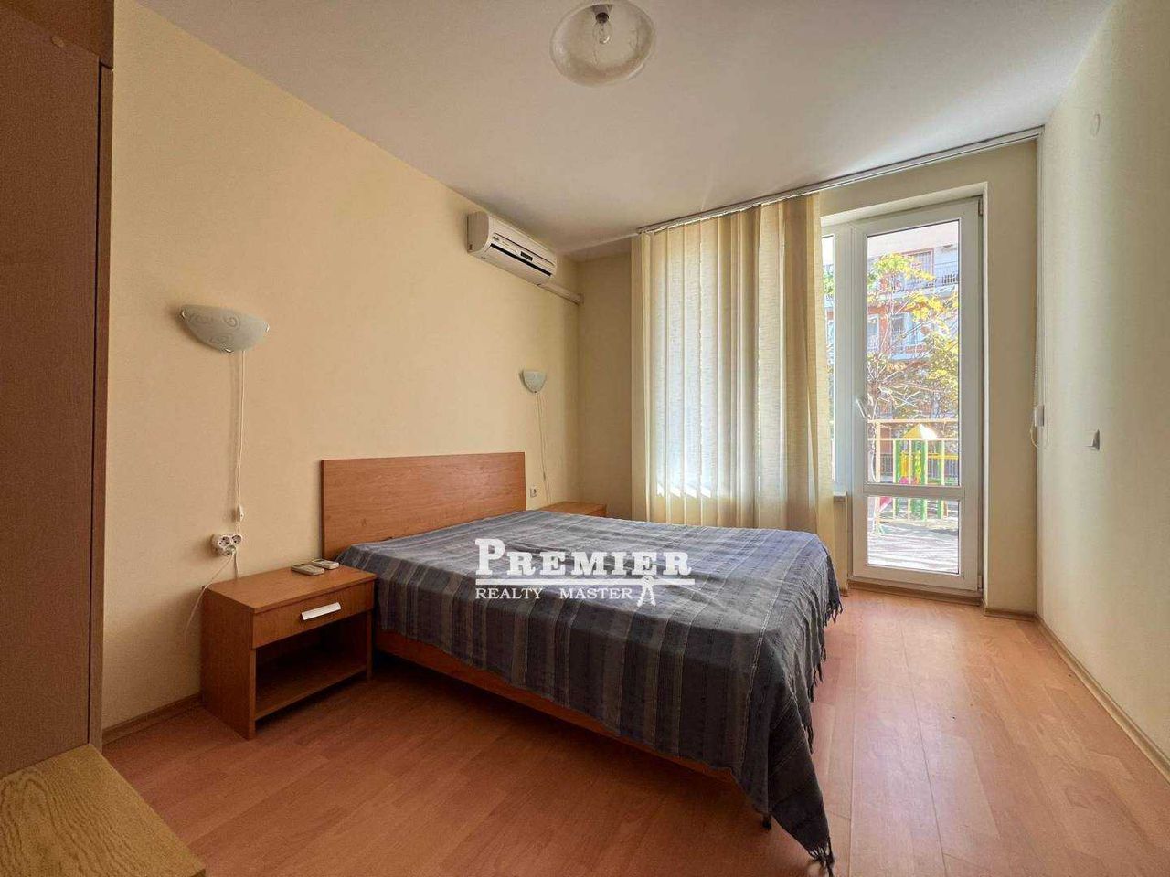 Продава се Двустаен апартамент в Поморие - 64 кв.м за 1024 €/кв.м - Снимка #2