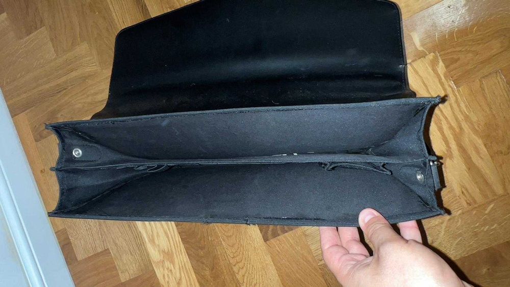 Geanta laptop si documente business Abiogen Jaguar, trimit in tara