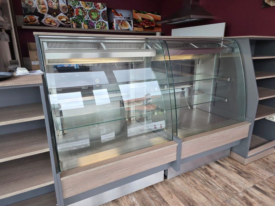 Хладилна витрина