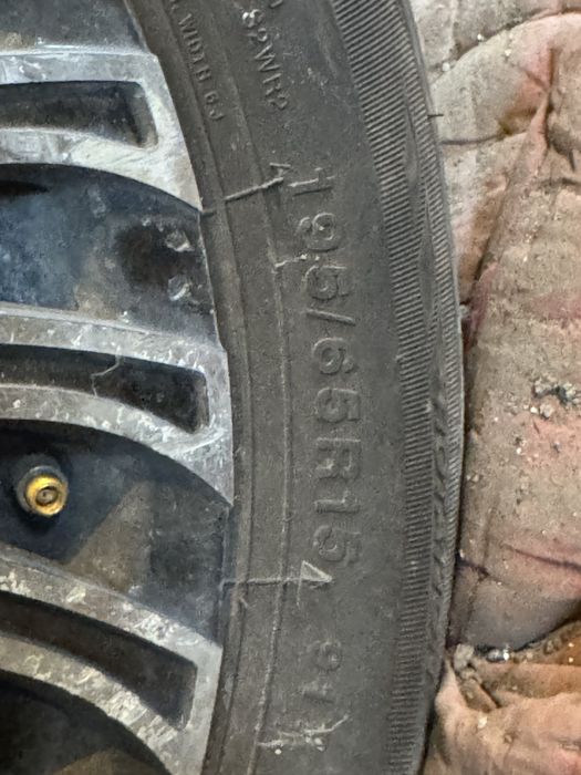 Продам Зимнию резину с шипами