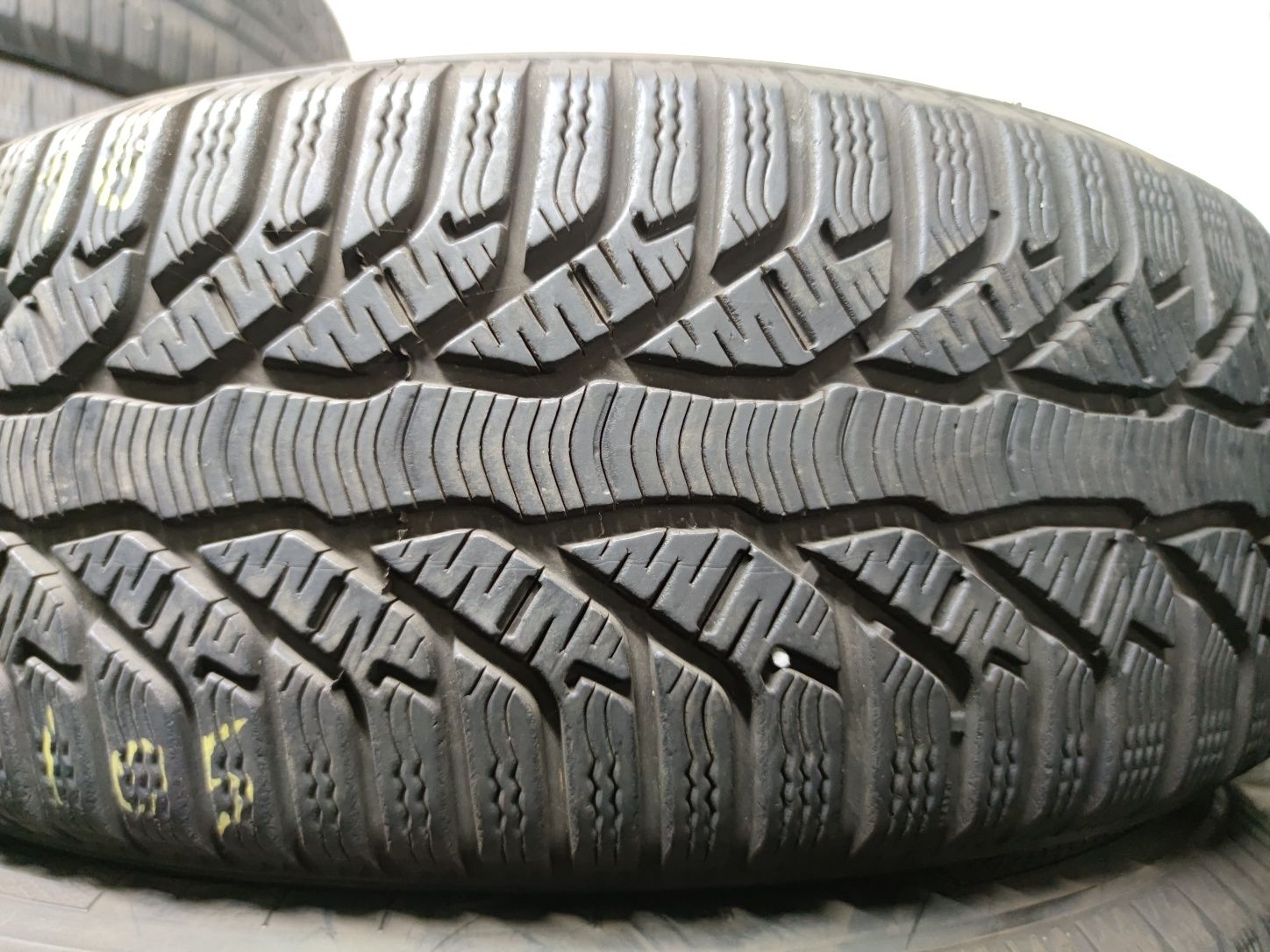 4бр Зимни гуми 215 60 16 - Kleber