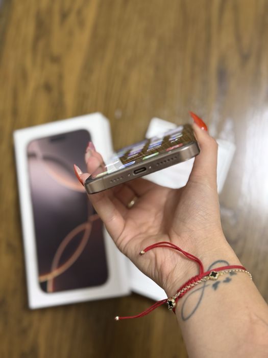 Продавам Iphone 16 Pro Max 256 GB Desert Titanium с оставаща гаранция.