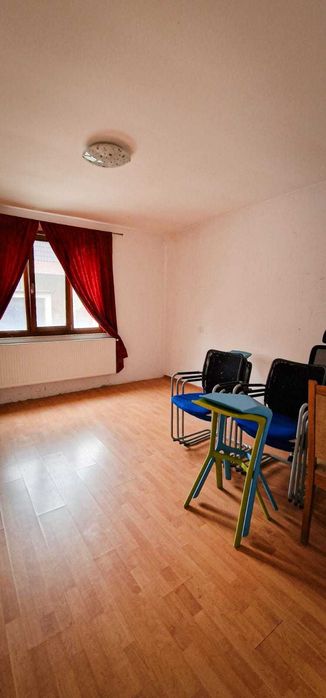 Casă de închiriat în Micălaca, 3 dormitoare, living, bucatarie, 2 băi