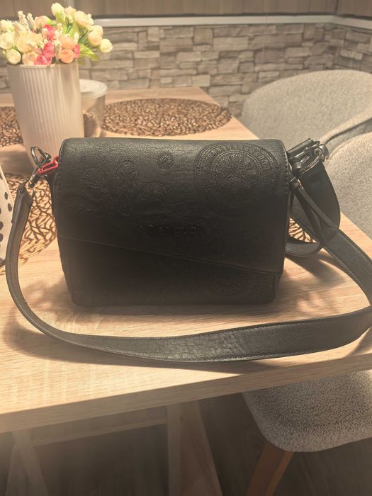 Нова чанта desigual