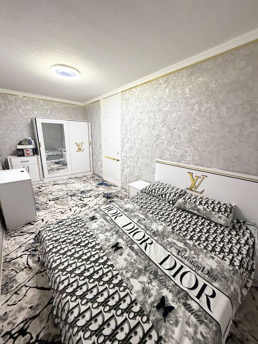 Pushkin metro yonida