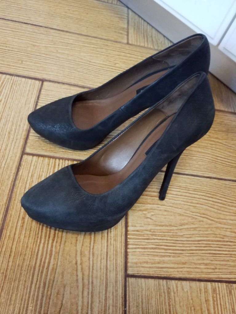 Pantofi mărime 38. Zara Woman.