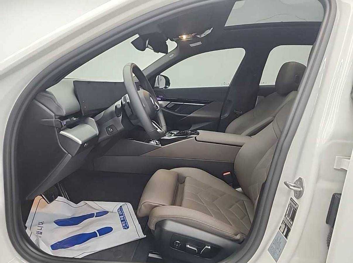 BMW 5 Series (G60) 520i M Sport