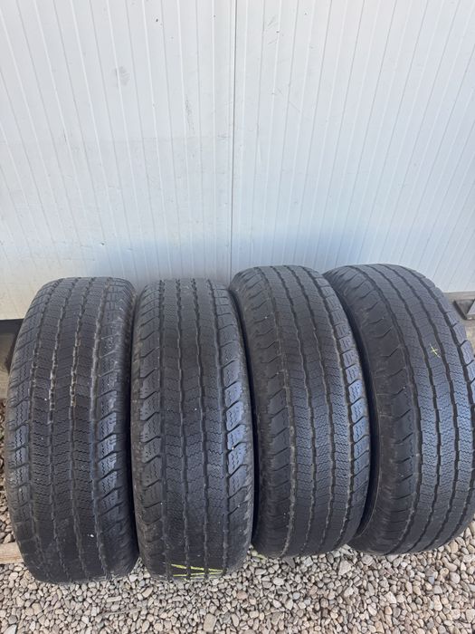 235/70 16,Anvelope de iarna ,Goodyear