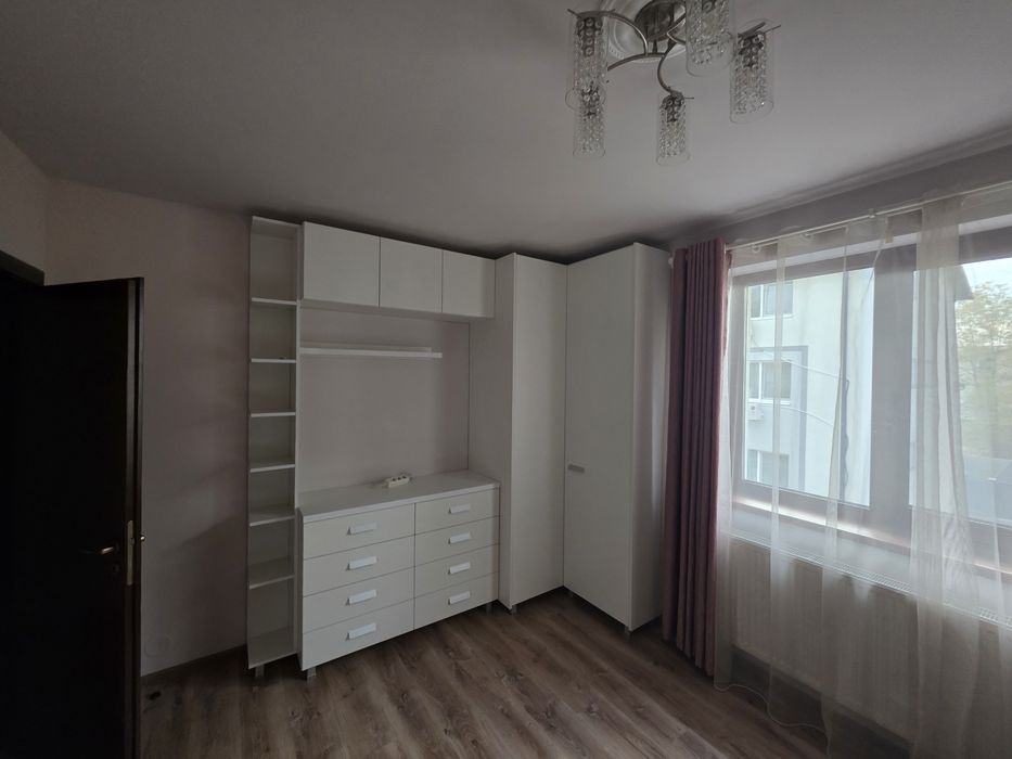 Închiriez apartament 3 camere zona Nicolae Grigorescu