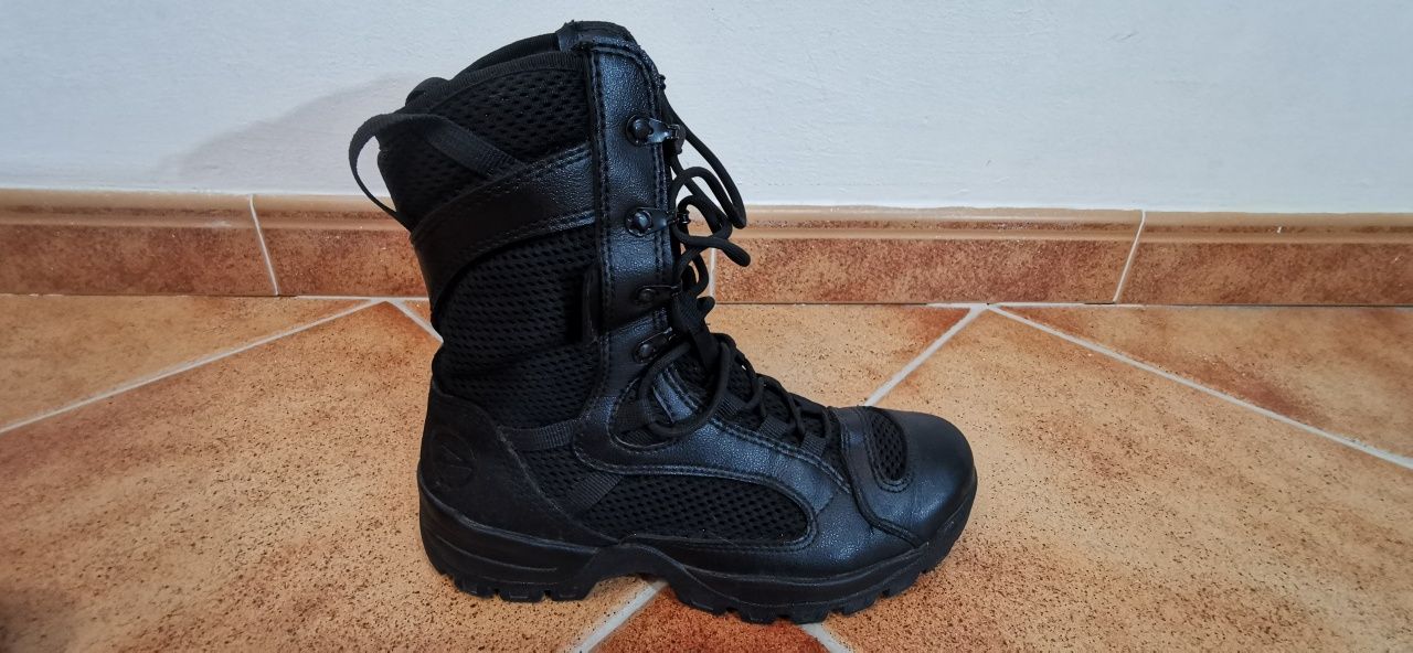 Bocanci Viper negri unisex.