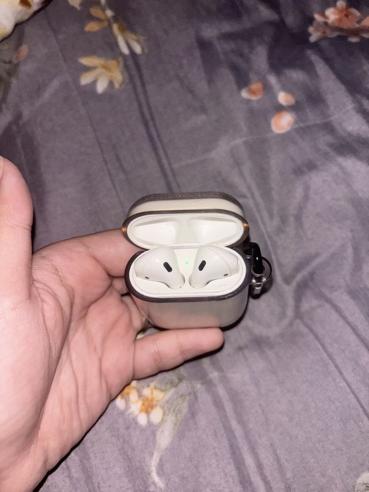 Apple AirPods 2